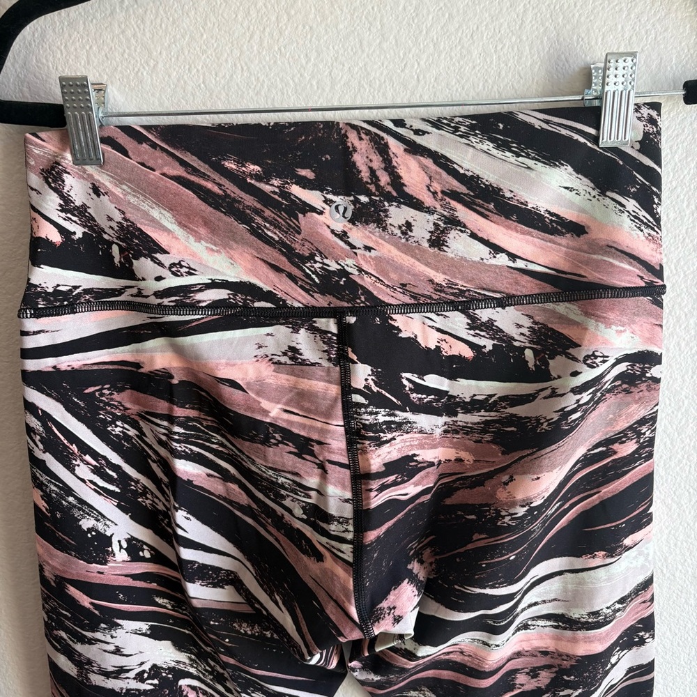 Lululemon Wunder Under High-Rise Tights in the 25" length "Colour Splash Multi" - Picture 5 of 6